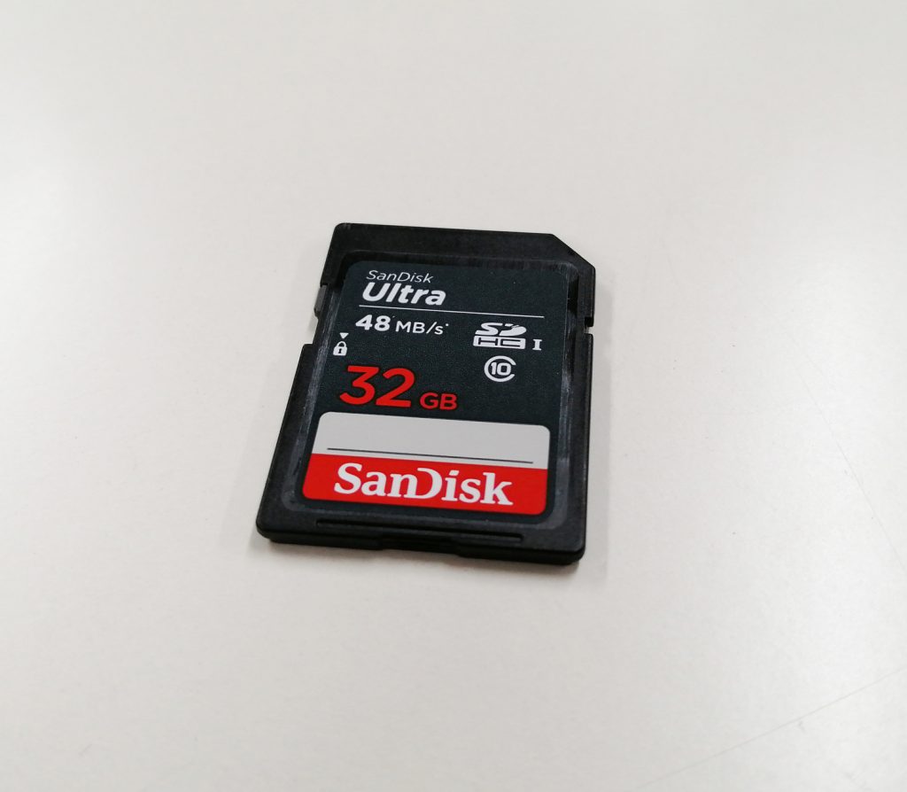 SanDisk 32GB SDカード