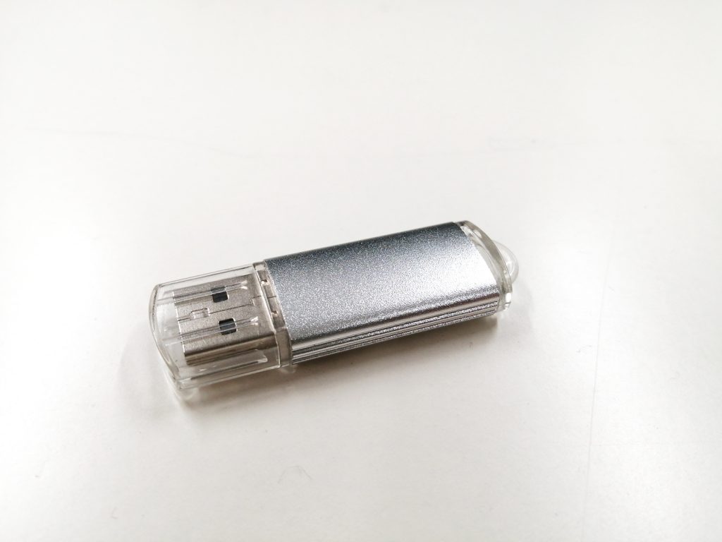 メーカー不明USBメモリ16GB
