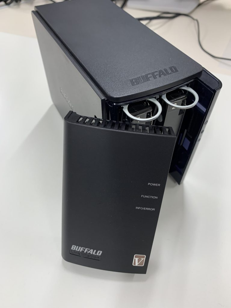 データ復旧 BUFFALO　LS-WW4.0TL/R1J(内臓HDDSeagate ST2000DM001) 