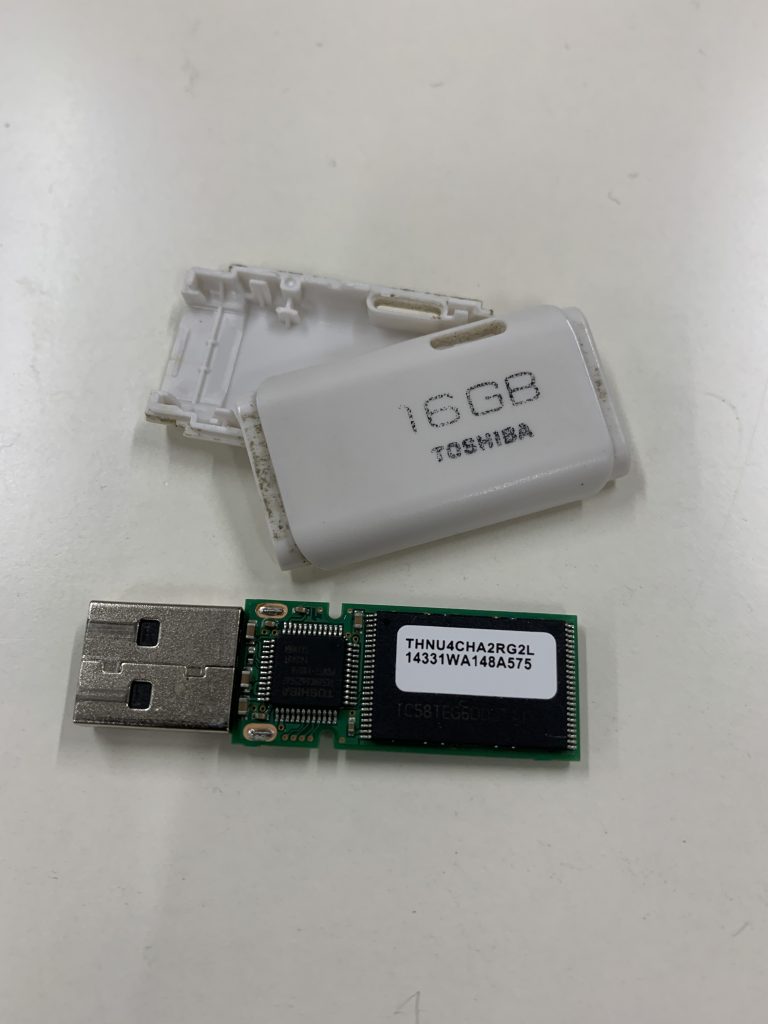 TOSHIBA USBメモリ16GBからのデータ復旧